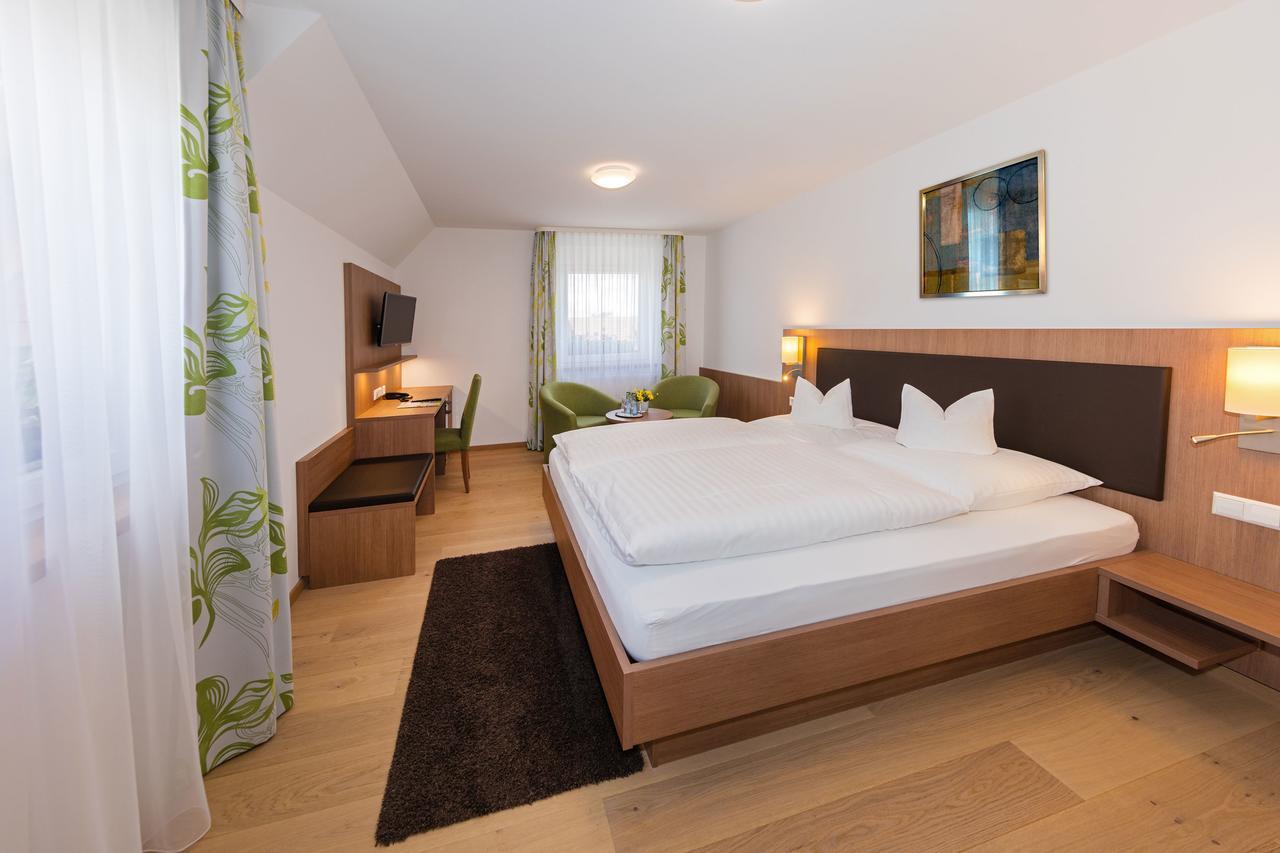 Gasthof - Hotel Zum Ochsen Gmbh Berghulen Eksteriør bilde