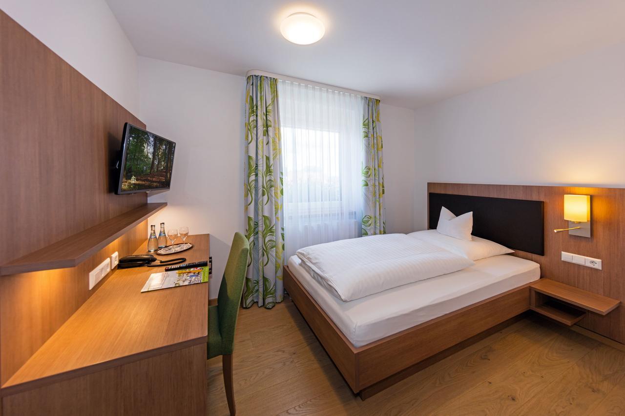 Gasthof - Hotel Zum Ochsen Gmbh Berghulen Eksteriør bilde